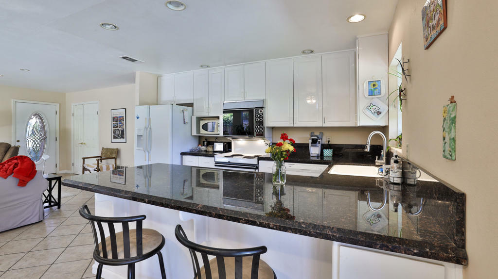 Property Photo: 74216 Myrsine Avenue CA 92260