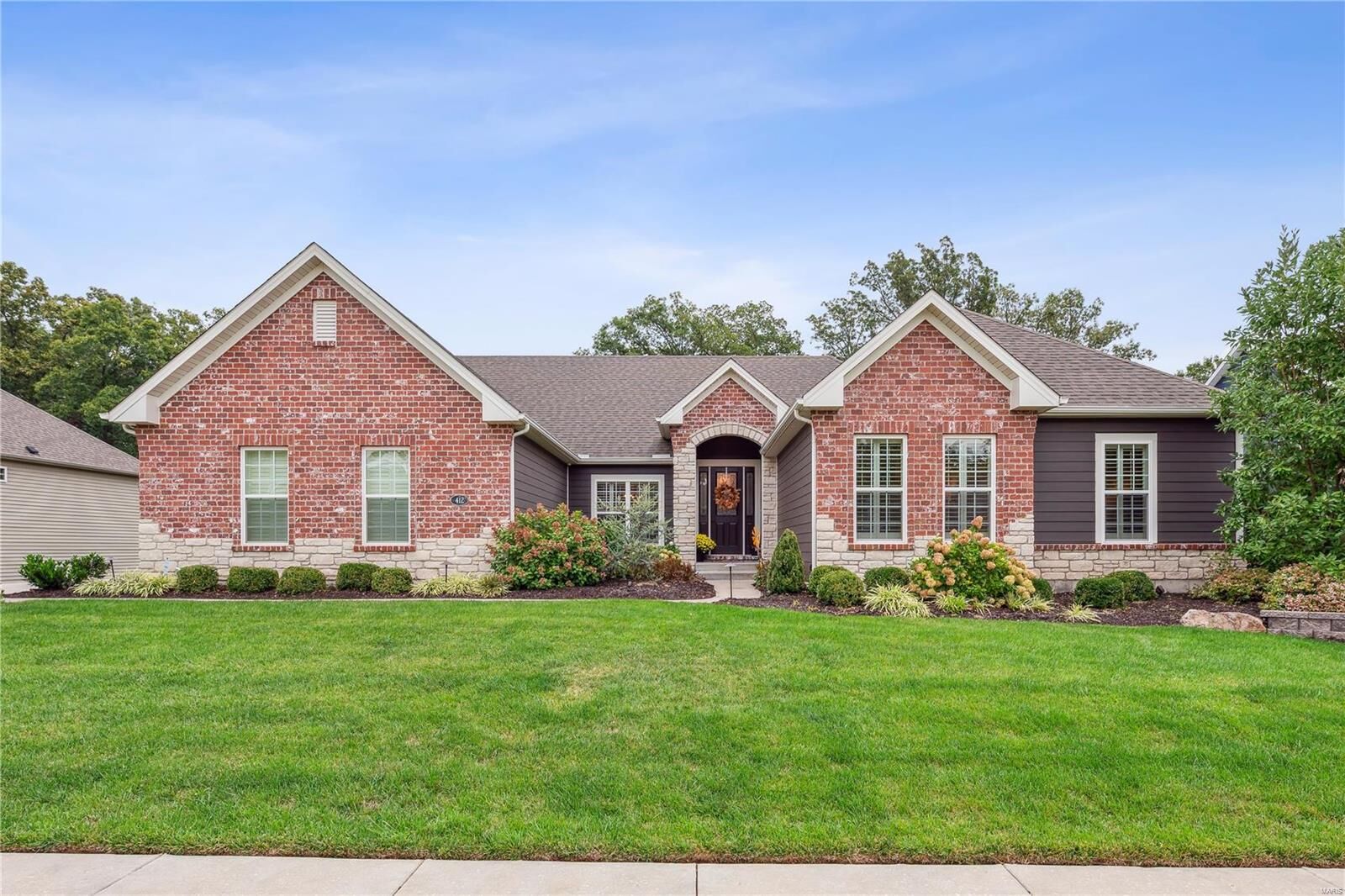 Property Photo:  412 Long Gate Court  MO 63385 