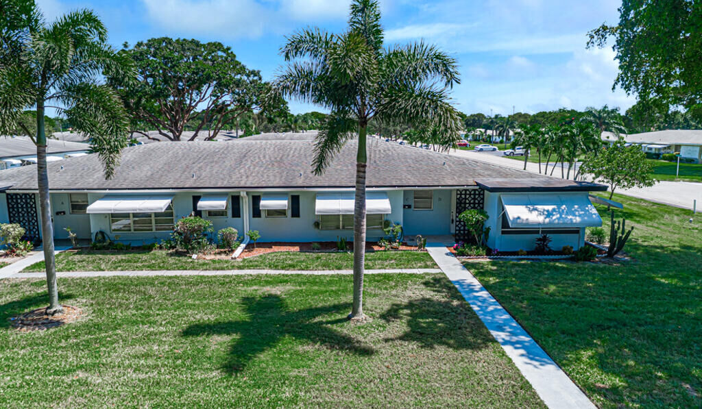 Property Photo: 405 High Point Boulevard N D FL 33445