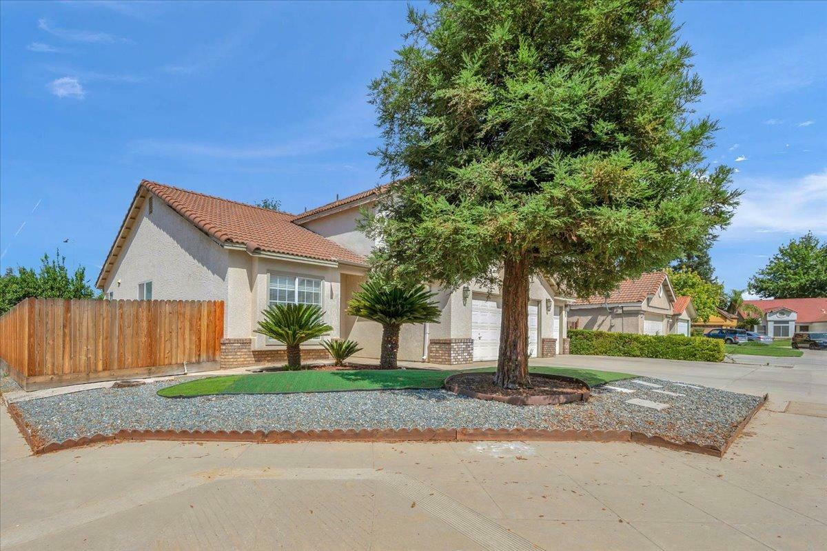 Property Photo:  5350 W Los Altos Avenue  CA 93722 