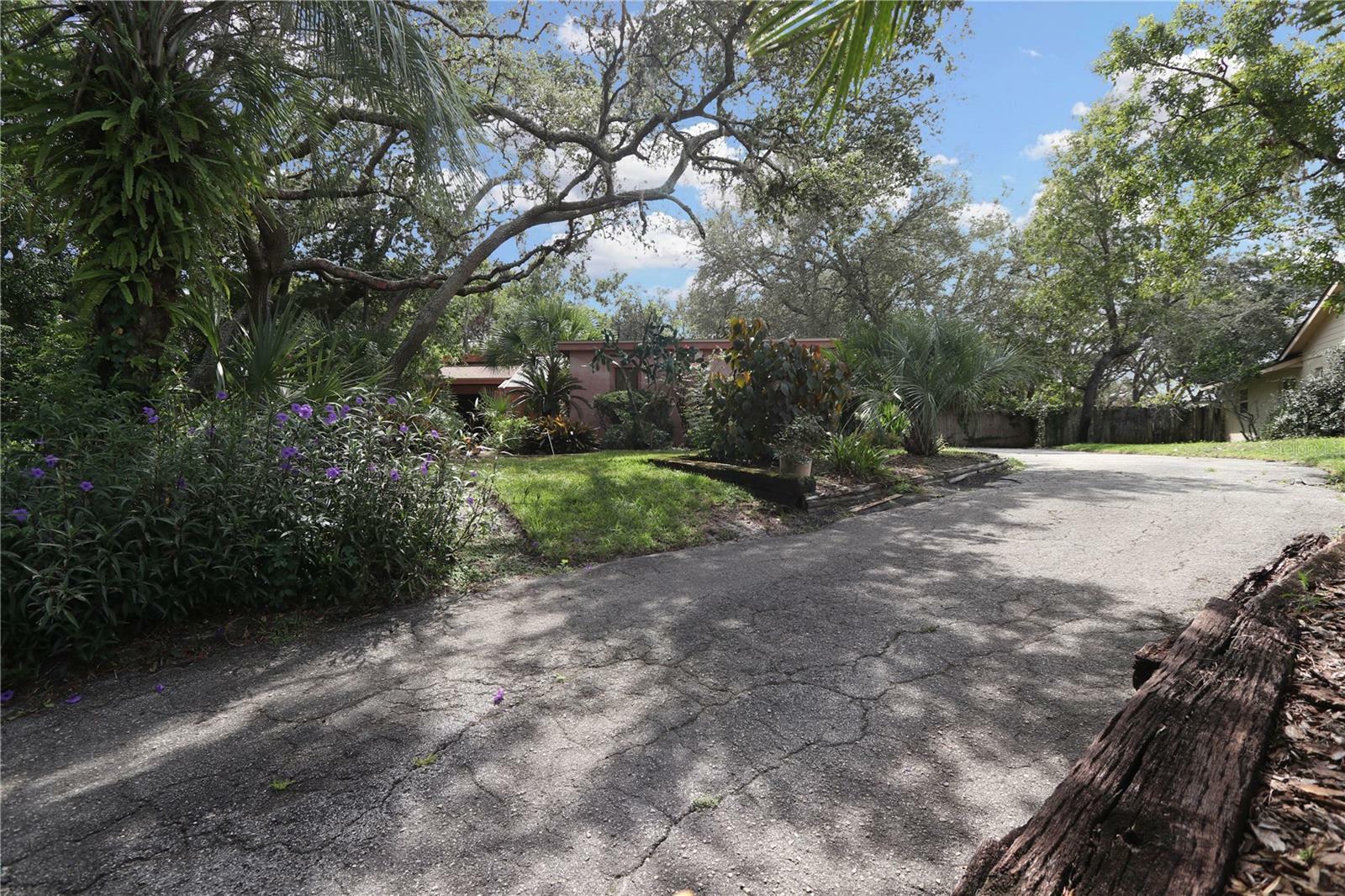 Property Photo: 1115 Duncan Drive FL 32708