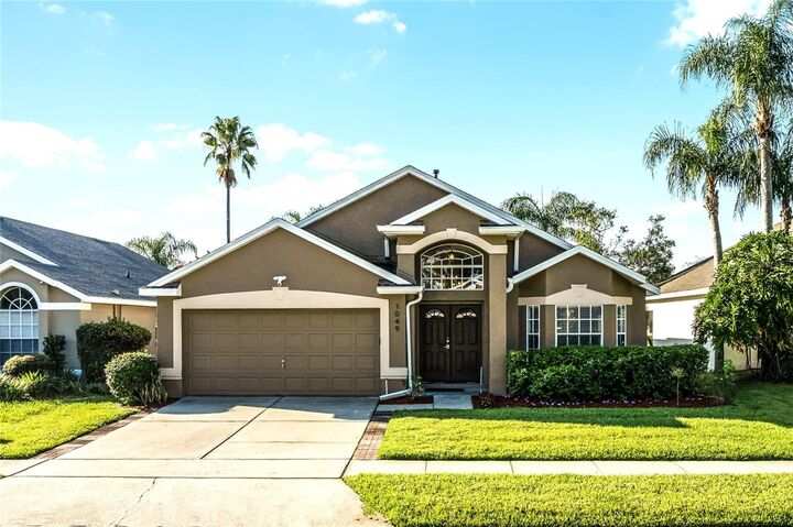 Property Photo:  1049 Ballyshannon Pkwy  FL 32828 