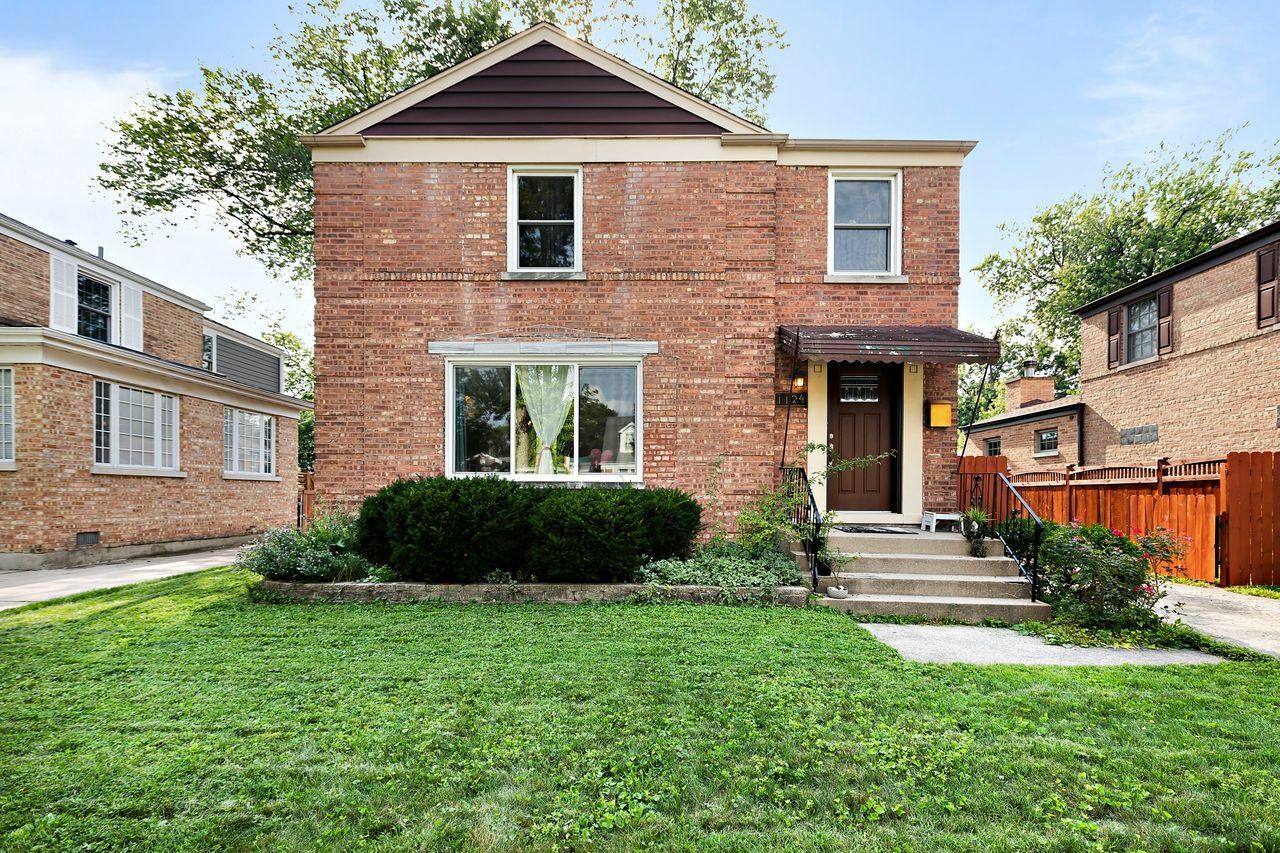 Property Photo: 1124 Blanchan Avenue IL 60526
