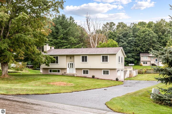 2721 Blue Ridge Lane  Traverse City MI 49685 photo