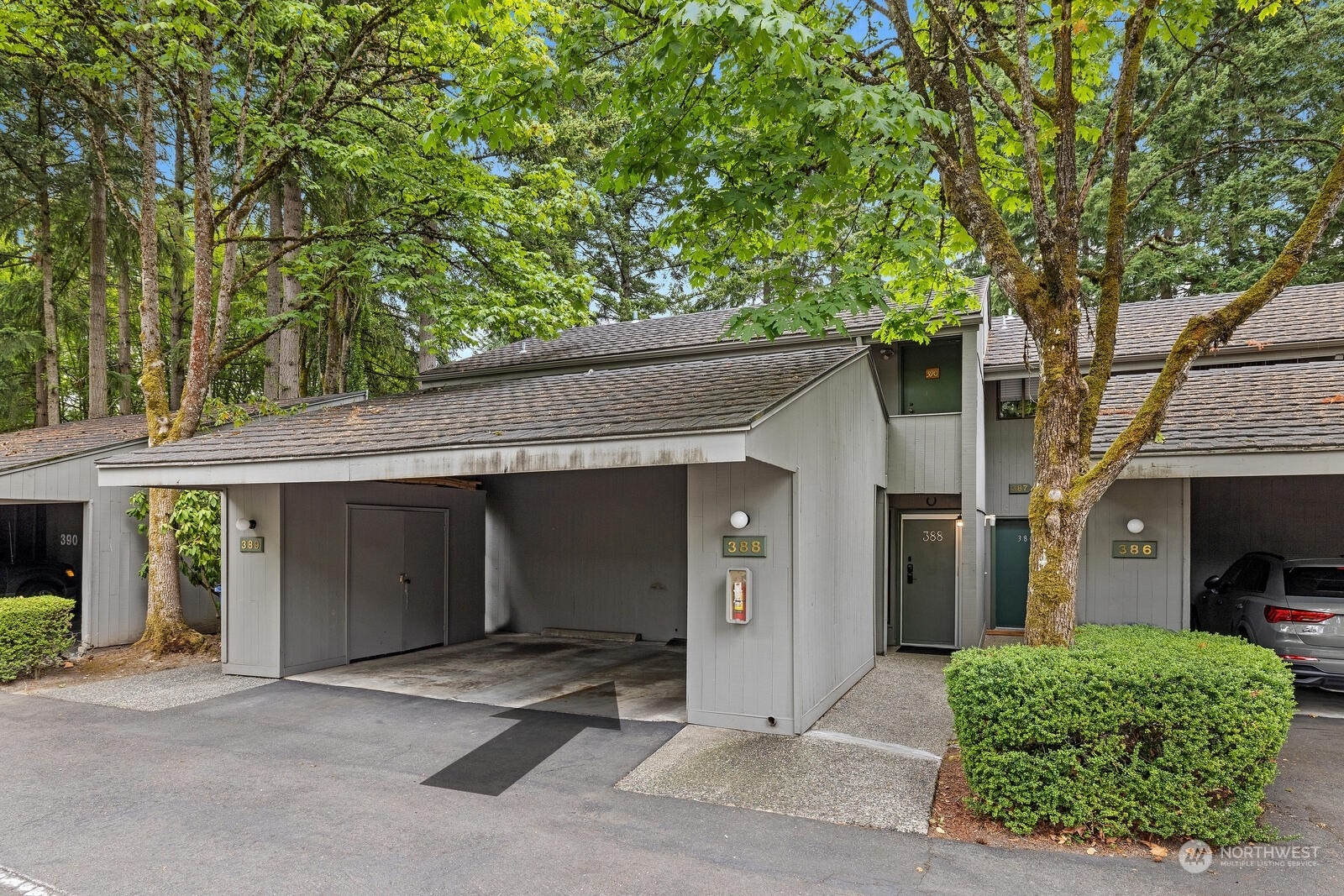 Property Photo:  6404 137th Avenue NE 388  WA 98052 