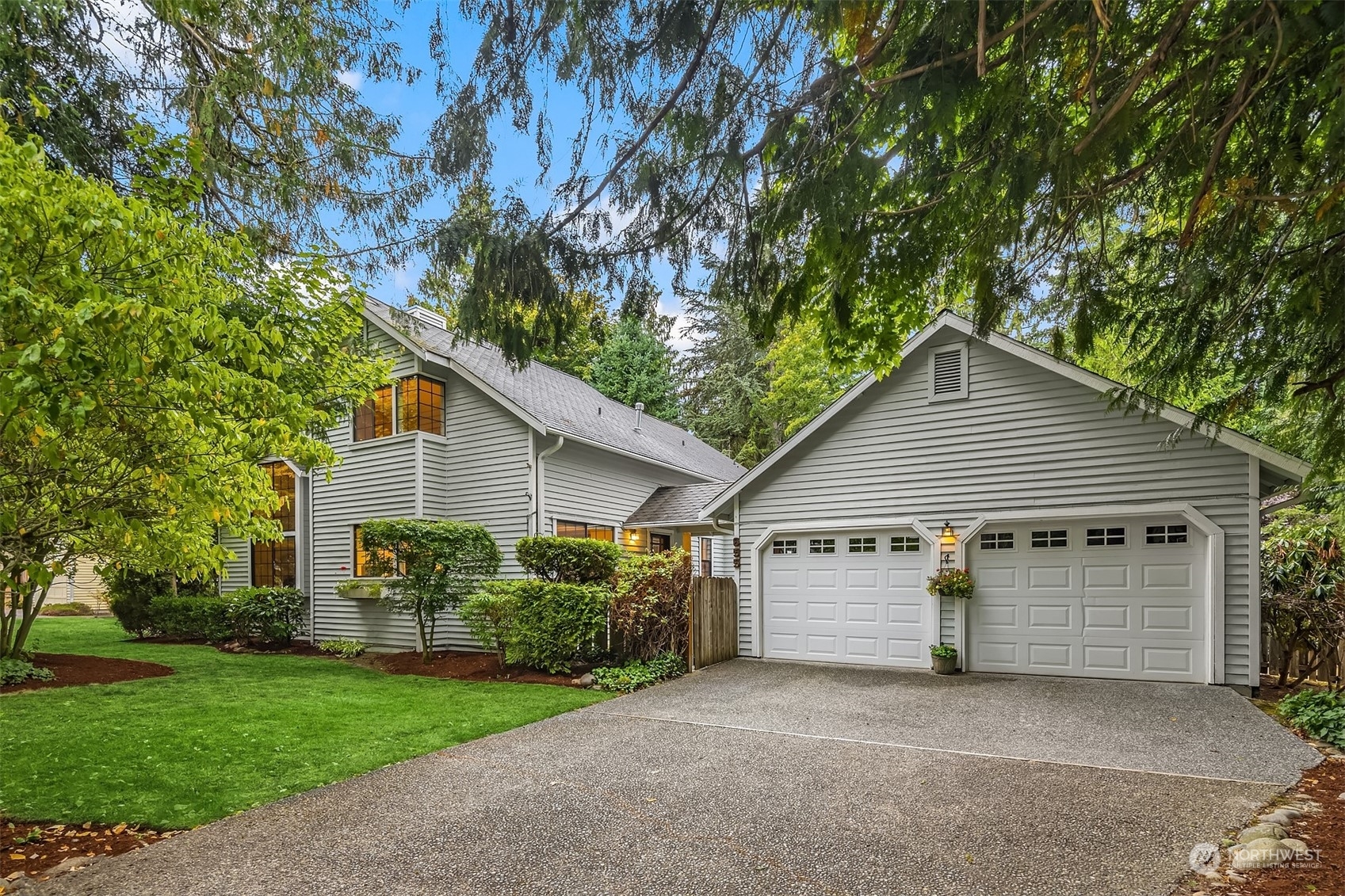 Property Photo:  655 Kalmia Place NW  WA 98027 