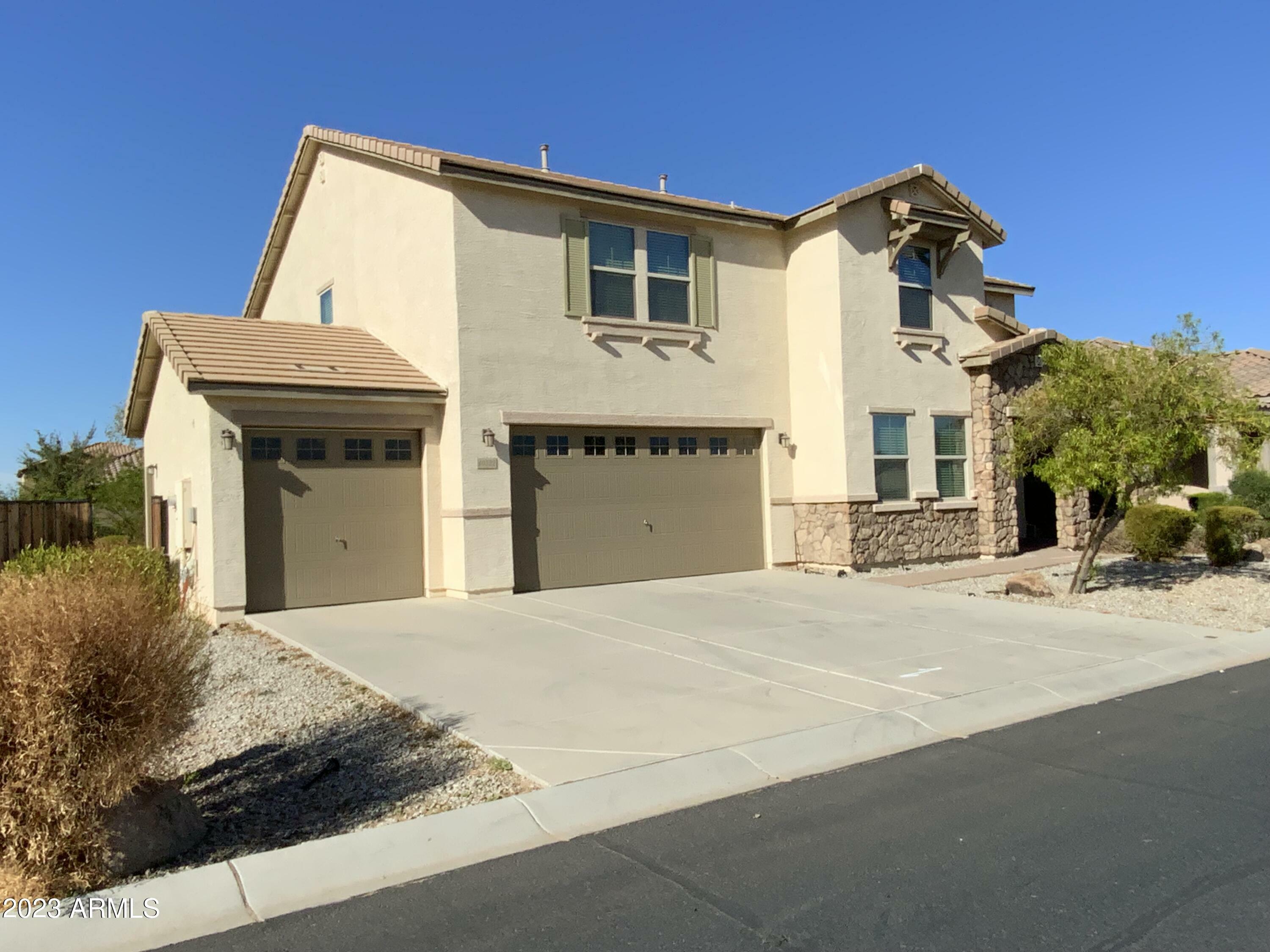Property Photo: 40522 W Art Place AZ 85138