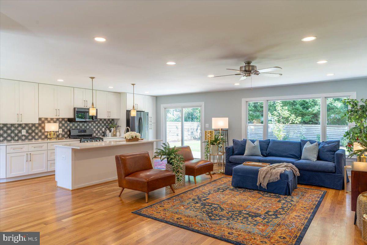 Property Photo: 2500 Ross Street VA 22306