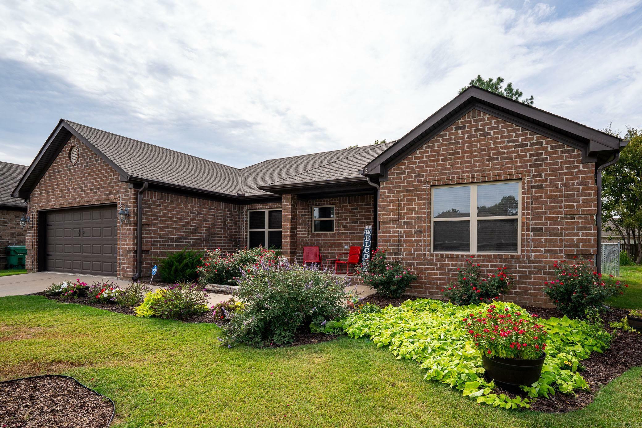 Property Photo: 3 Hidden Oak Drive AR 72173