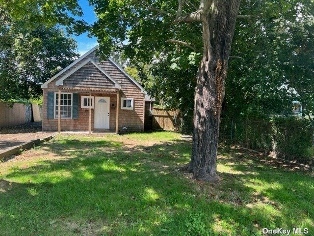 Property Photo:  60 Huguenot Drive  NY 11951 