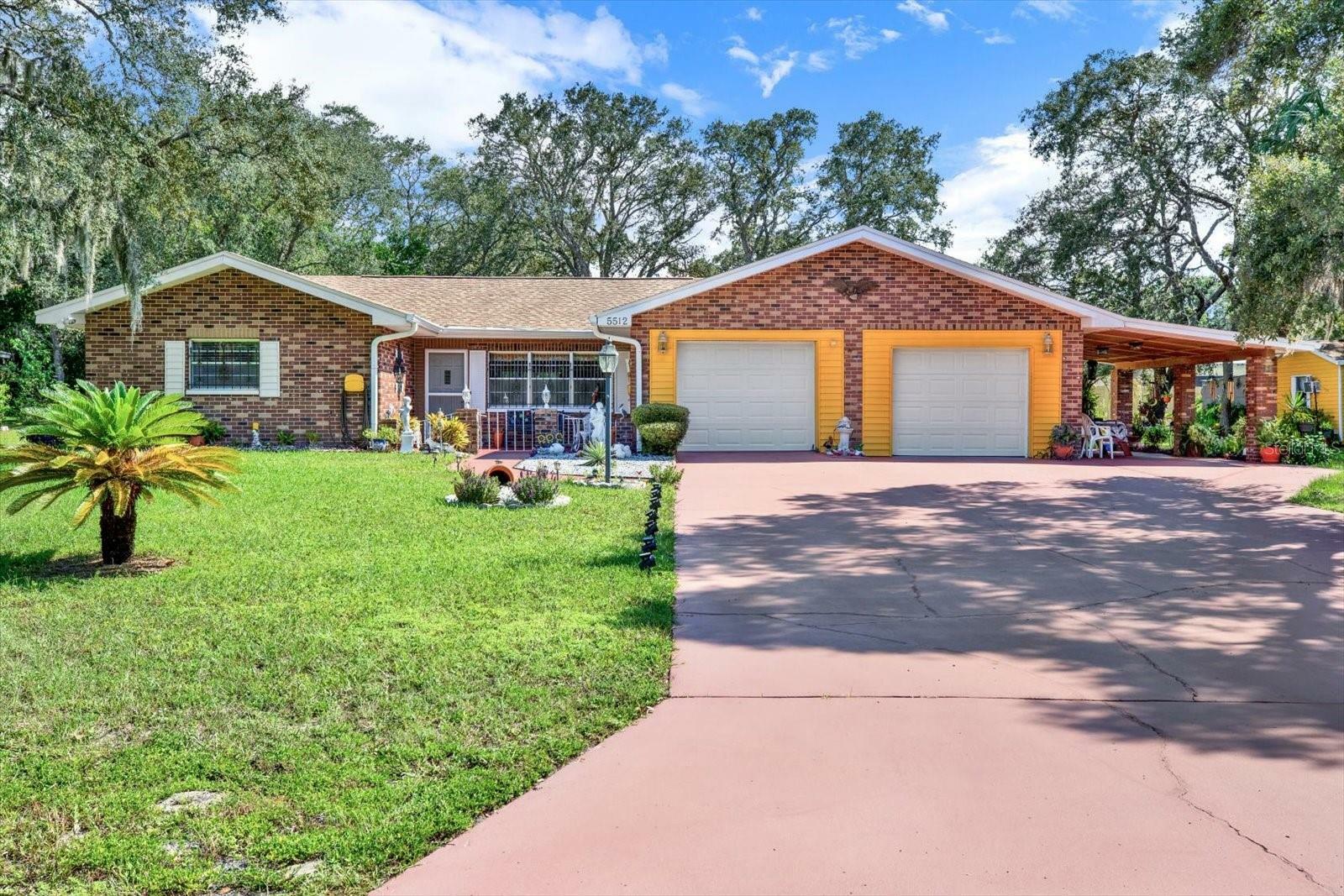 Property Photo:  5512 Pinehurst Drive  FL 34606 