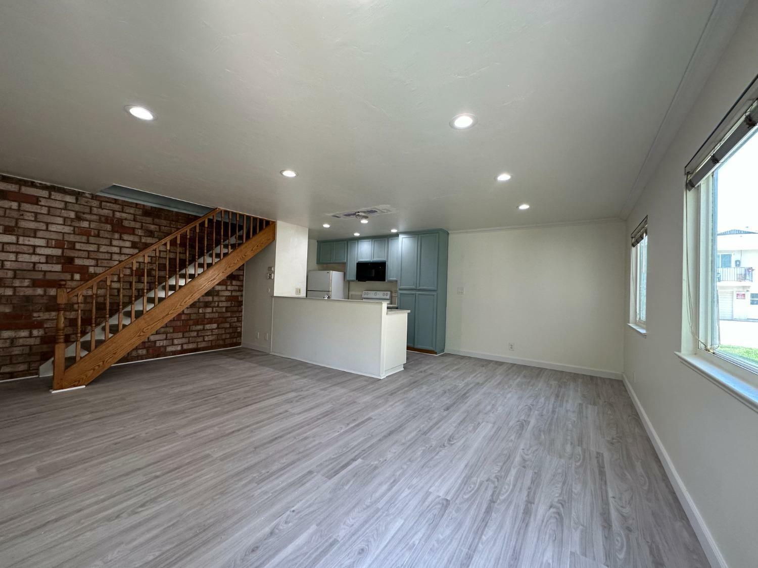 Property Photo:  9029 Casals Street 2  CA 95826 