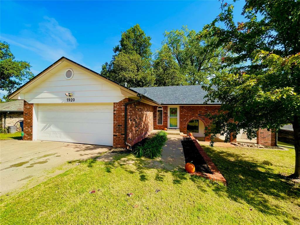 Property Photo:  1920 Pine Oak Drive  OK 73013 