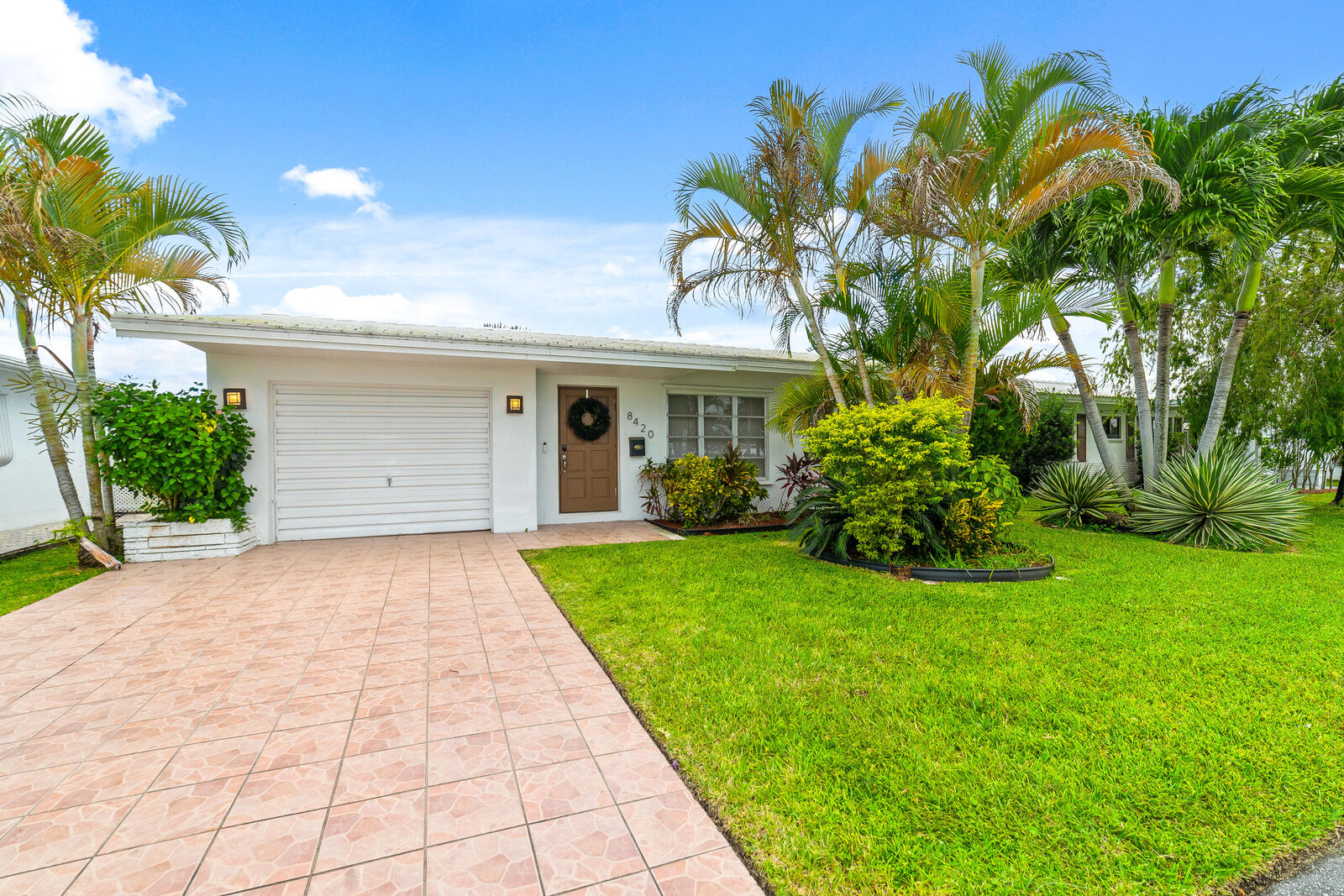 Property Photo: 8420 NW 59 Court FL 33321