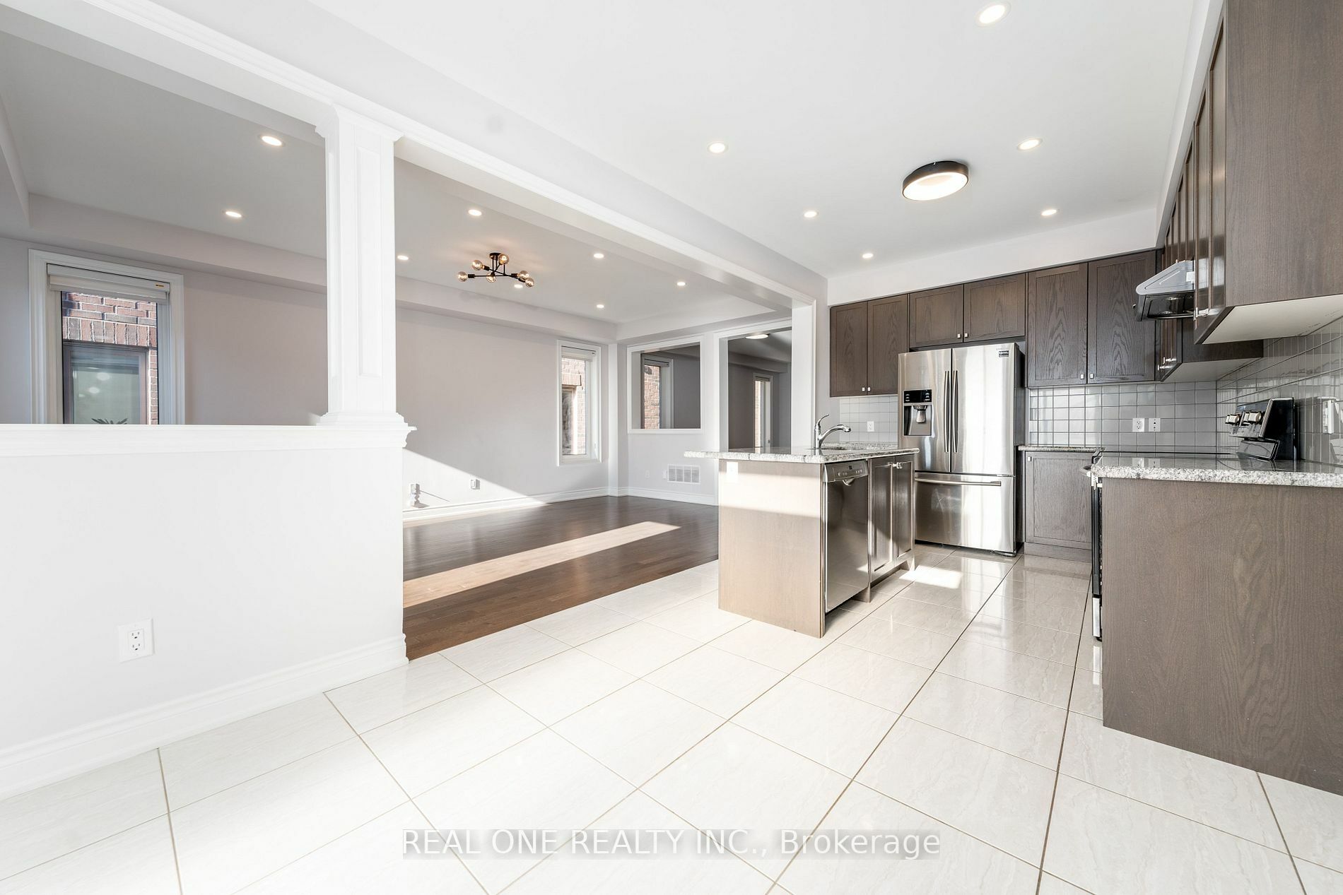 Property Photo: 42 Mallery St ON L4S0J1