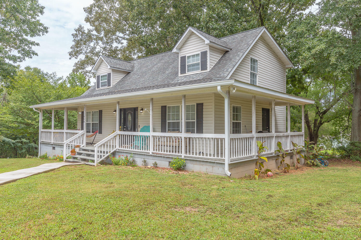 Property Photo:  924 Jacobs Avenue  AL 35740 