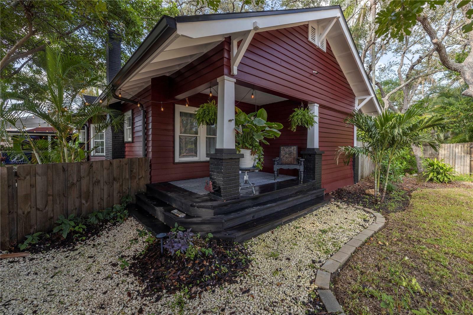 Property Photo:  605 Cleveland Avenue SW  FL 33770 