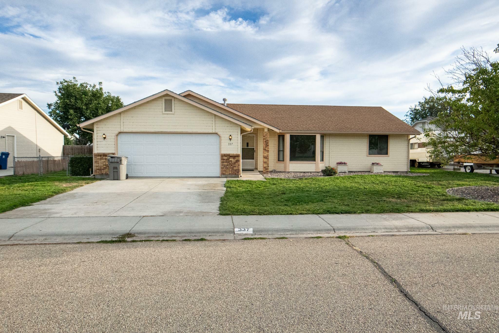 337 S Valley Dr  Nampa ID 83686 photo
