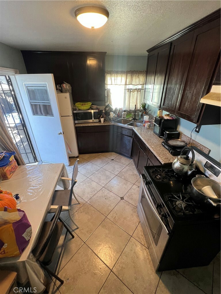 Property Photo: 829 W Plum Street CA 90222
