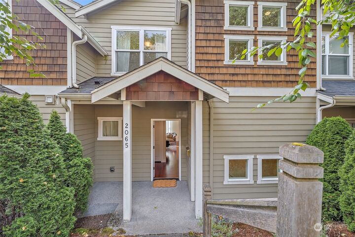 2065  13th Avenue W  Seattle WA 98119 photo