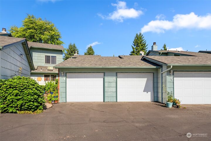 Property Photo: 2353 40th Avenue 4 WA 98632