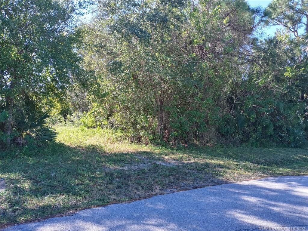 Property Photo: 3640 SE Lower Street FL 34997