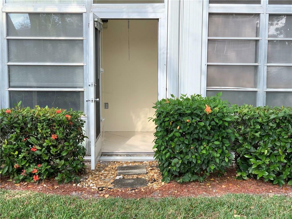 Property Photo:  2929 SE Ocean Boulevard 111-4  FL 34996 