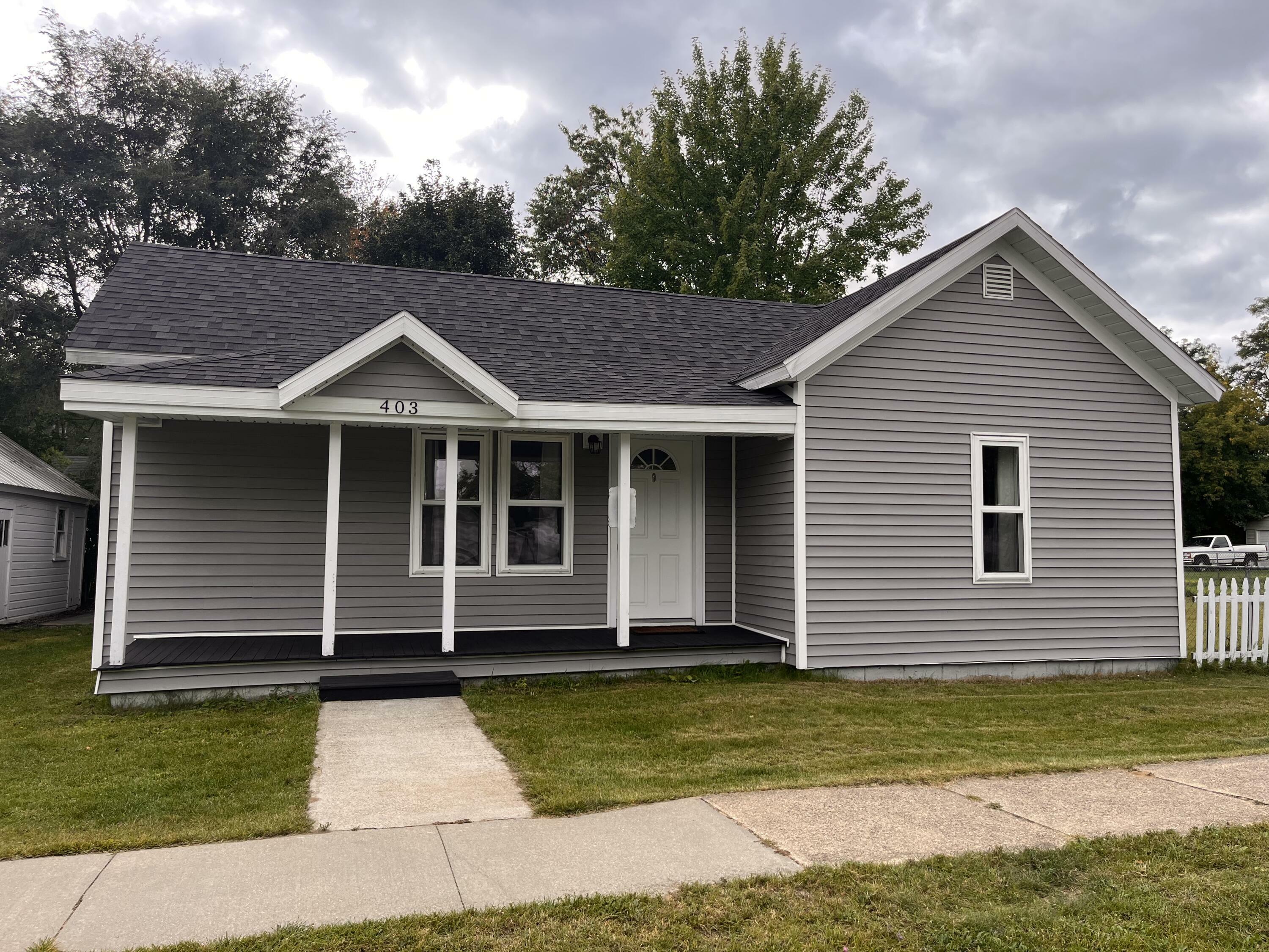 Property Photo:  403 Maple Street  MI 49738 