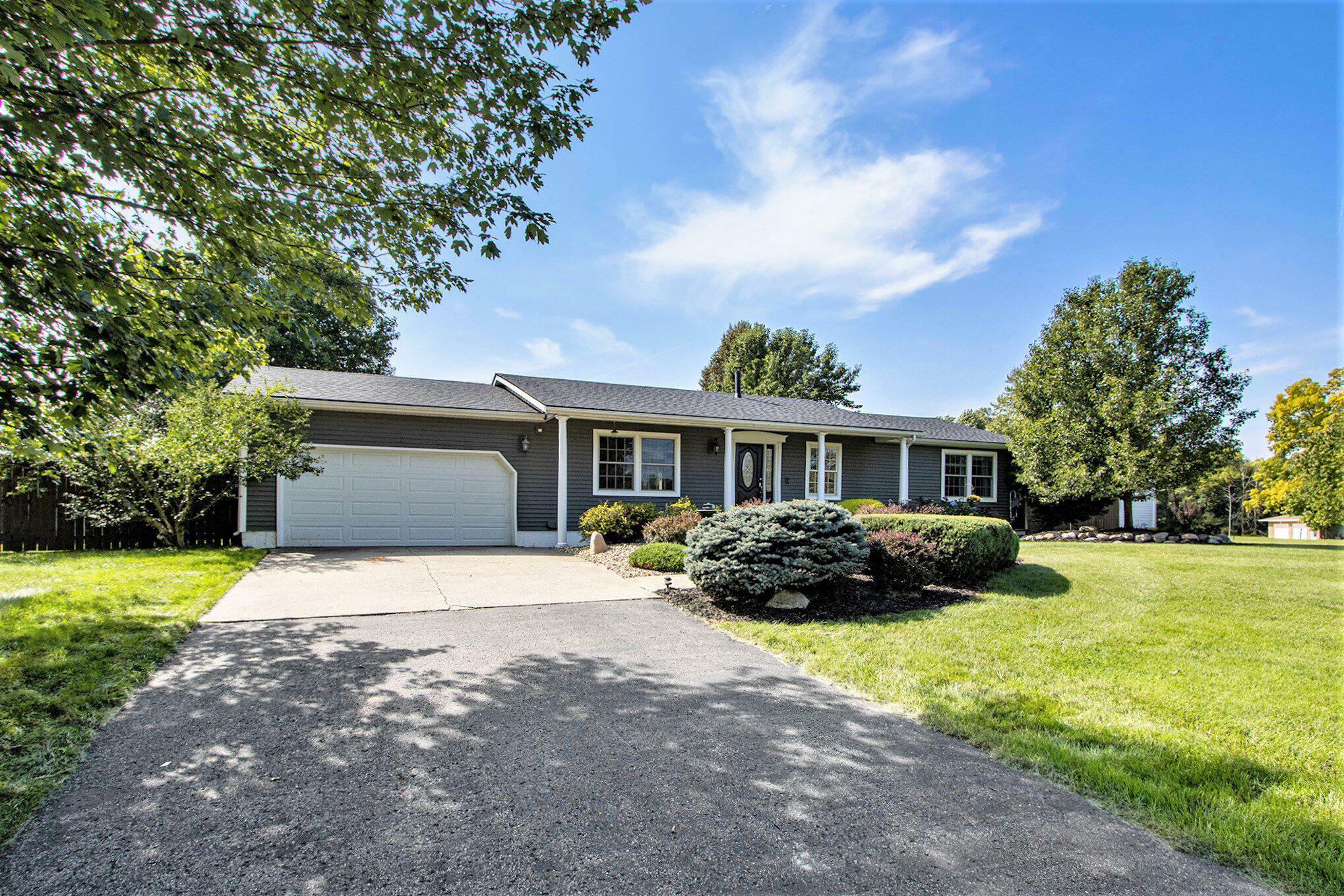 Property Photo: 48522 Valley Court MI 49079