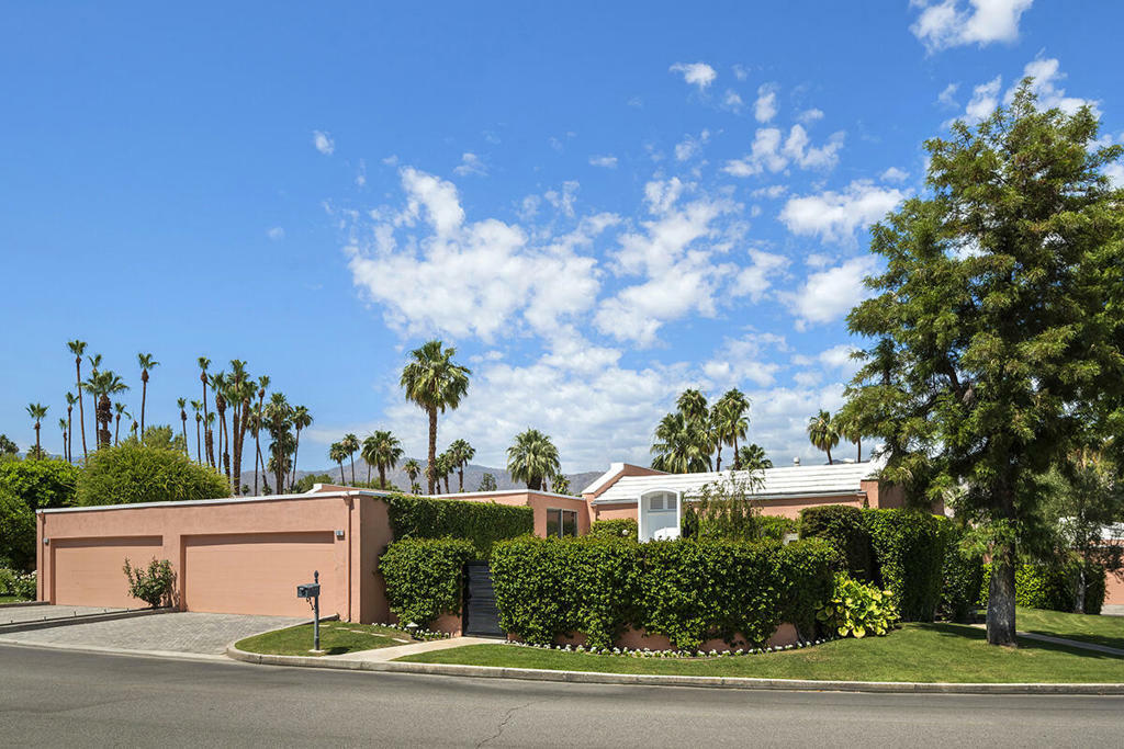 Property Photo: 47037 Marrakesh Drive CA 92260