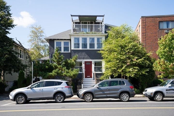 Property Photo:  427-429 S Huntington Ave 1  MA 02130 