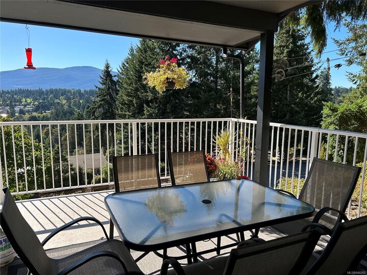 1675 King John Way — photo 1