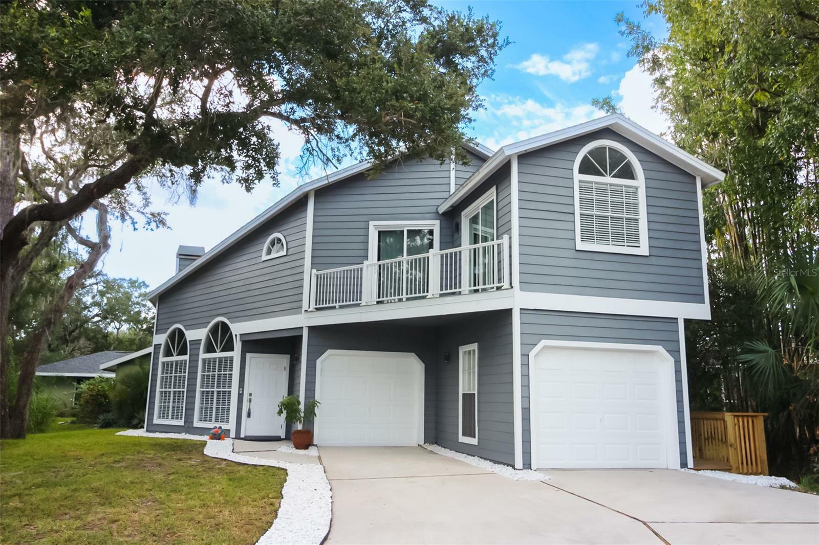 Property Photo:  4153 Woodview Drive  FL 34232 