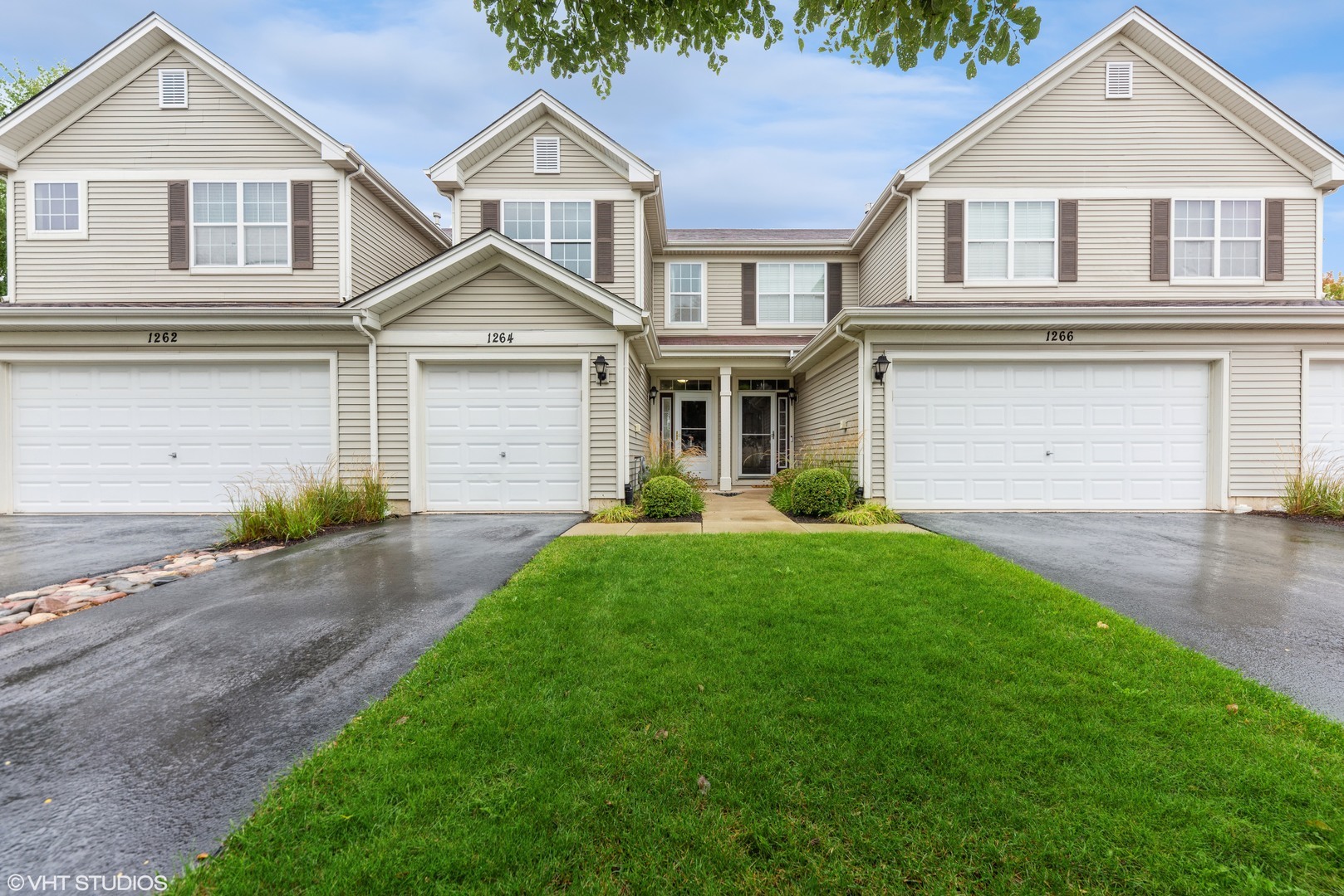 Property Photo: 1264 Chesterton Drive IL 60020