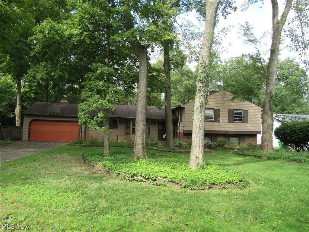 Property Photo:  1066 Eastlawn Drive  OH 44143 