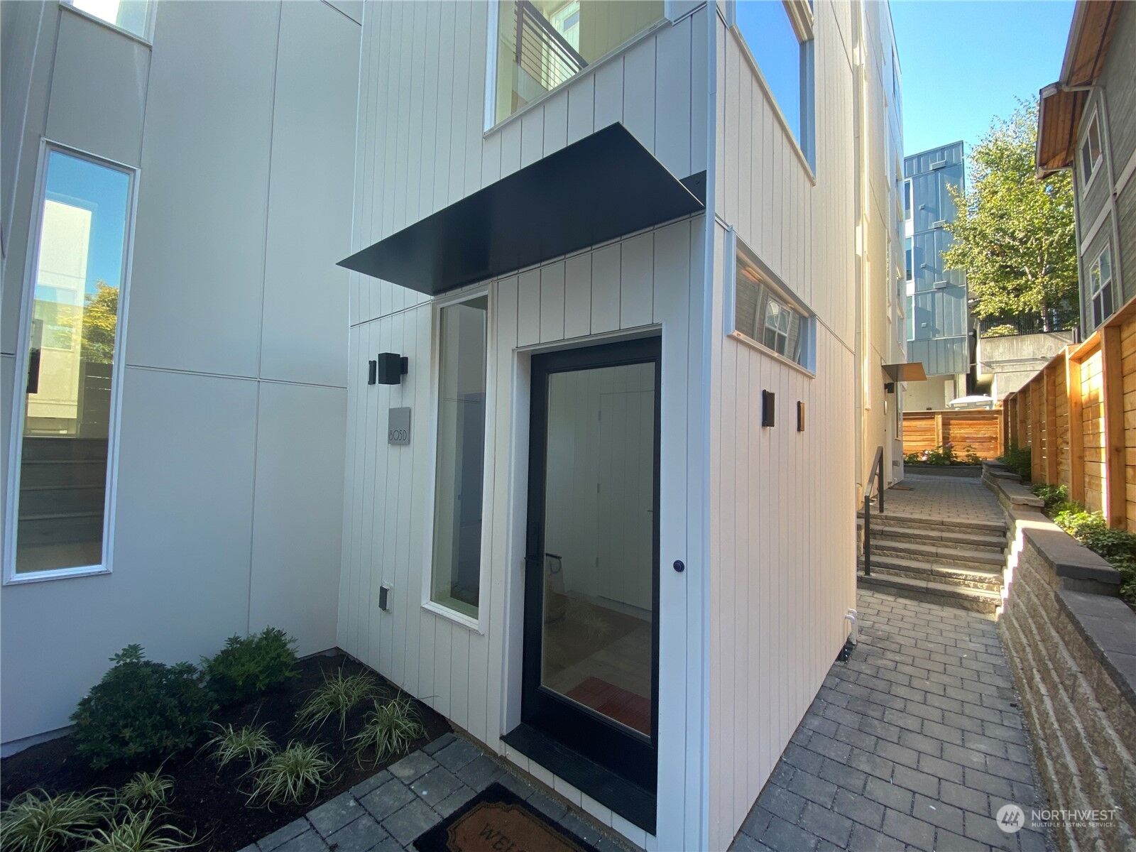 Property Photo: 805 Taylor Avenue N D WA 98109