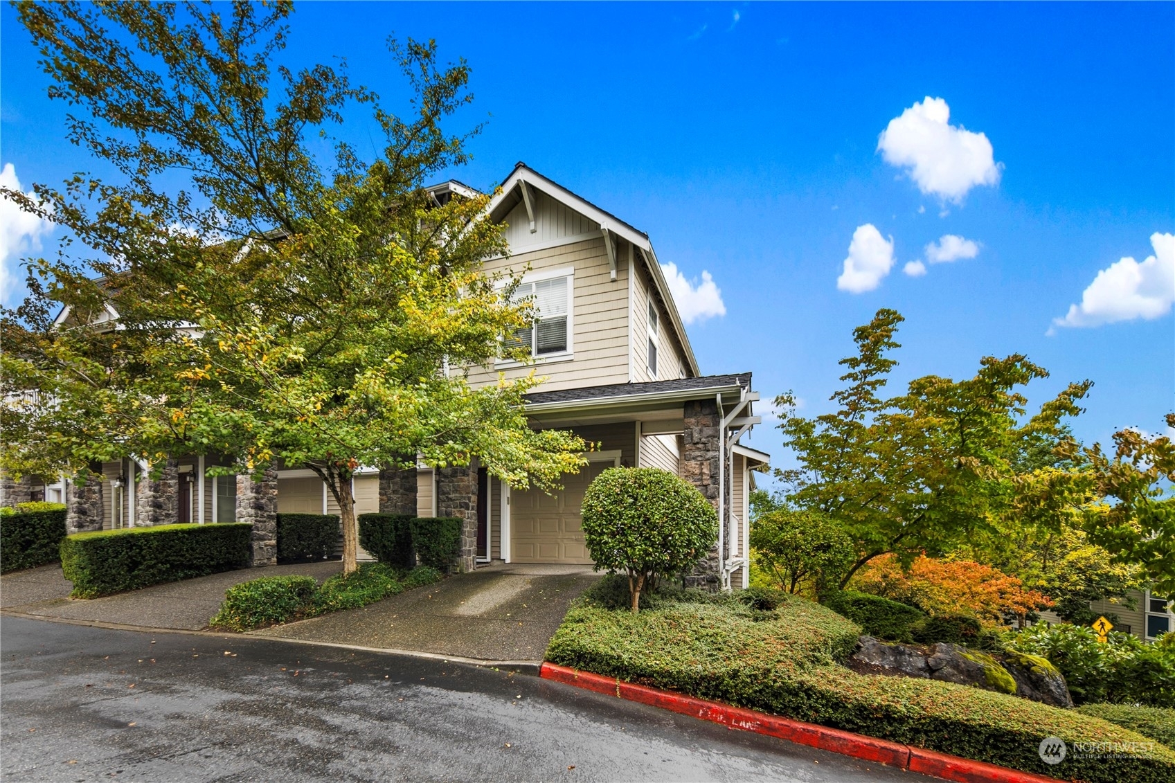 Property Photo: 1601 NE Katsura Street 101 WA 98029