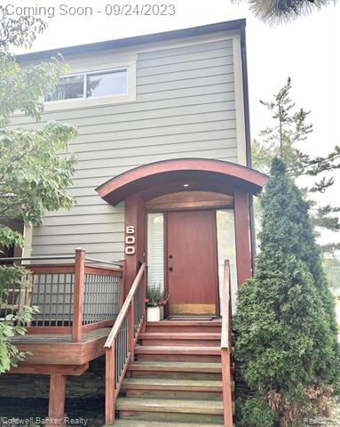 Property Photo: 600 E Lincoln Street MI 48009