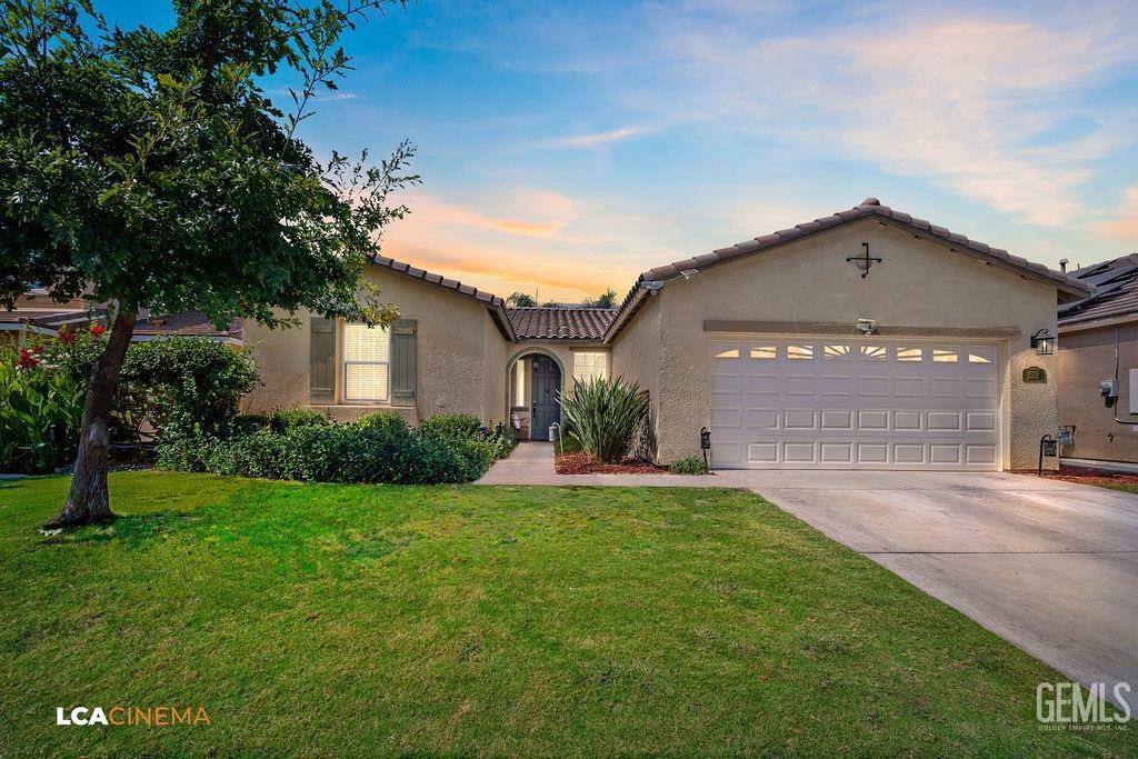 Property Photo:  513 Jewel Flower Street  CA 93314 