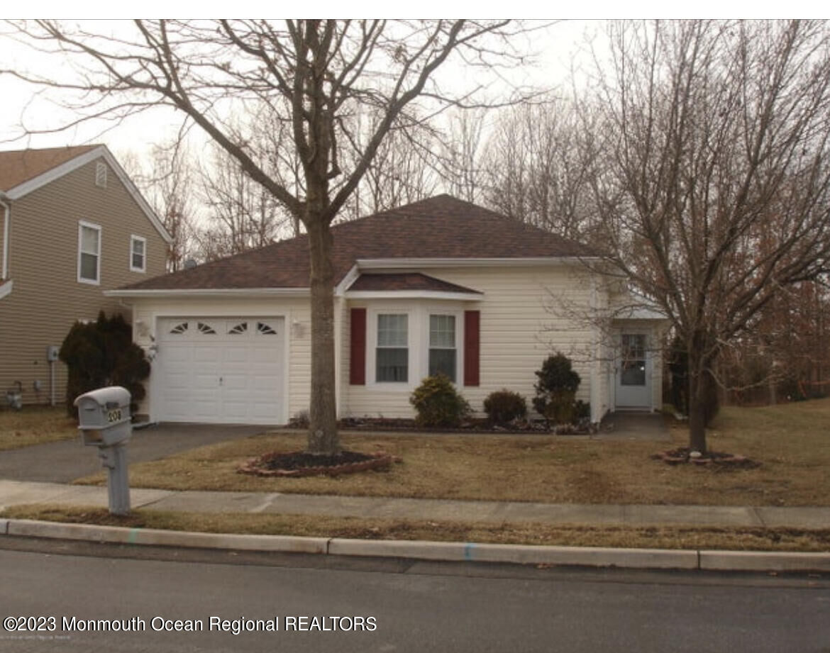 Property Photo:  208 Pine Oak Boulevard  NJ 08005 
