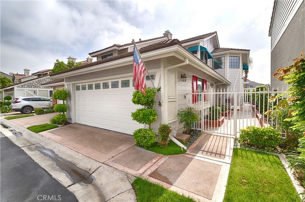 Property Photo: 5394 Via Morena CA 92886