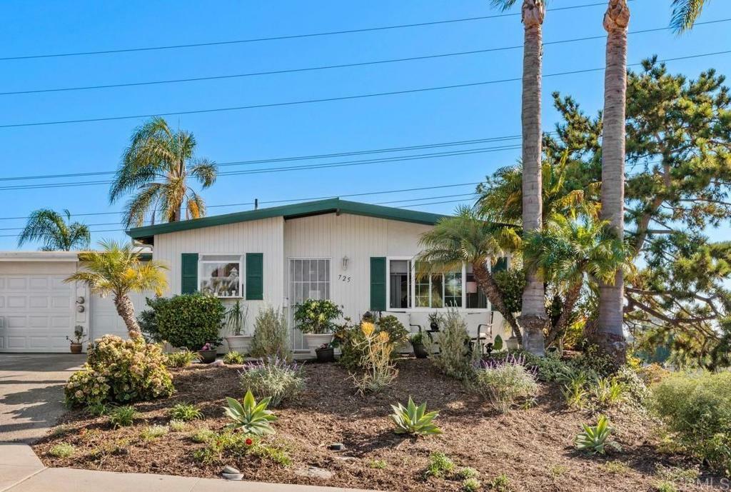 Property Photo:  725 Sunflower Street  CA 92024 