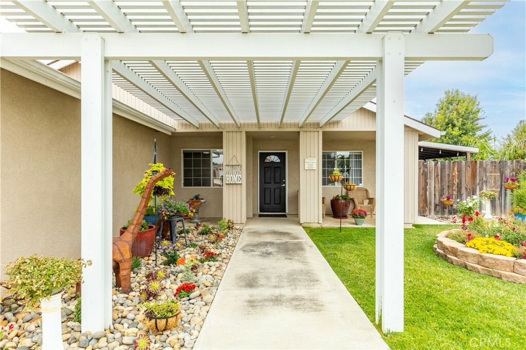 Property Photo:  2307 Apion Court  CA 93446 