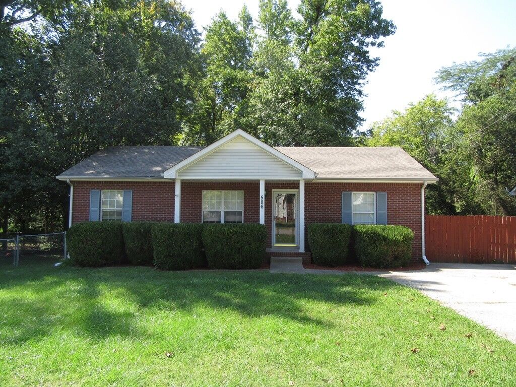 Property Photo: 586 Colby Cv TN 37042