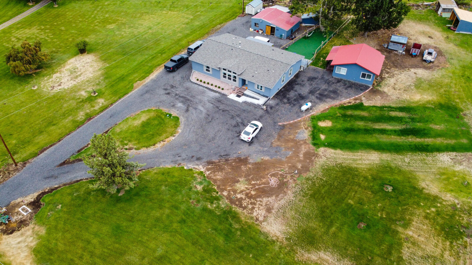 Property Photo:  3110 NE Walnut Drive  OR 97756 