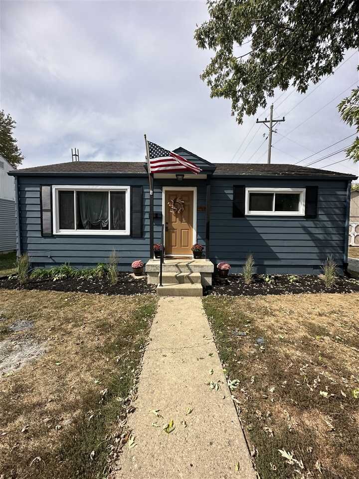 Property Photo:  119 Holly Street  IN 47331 