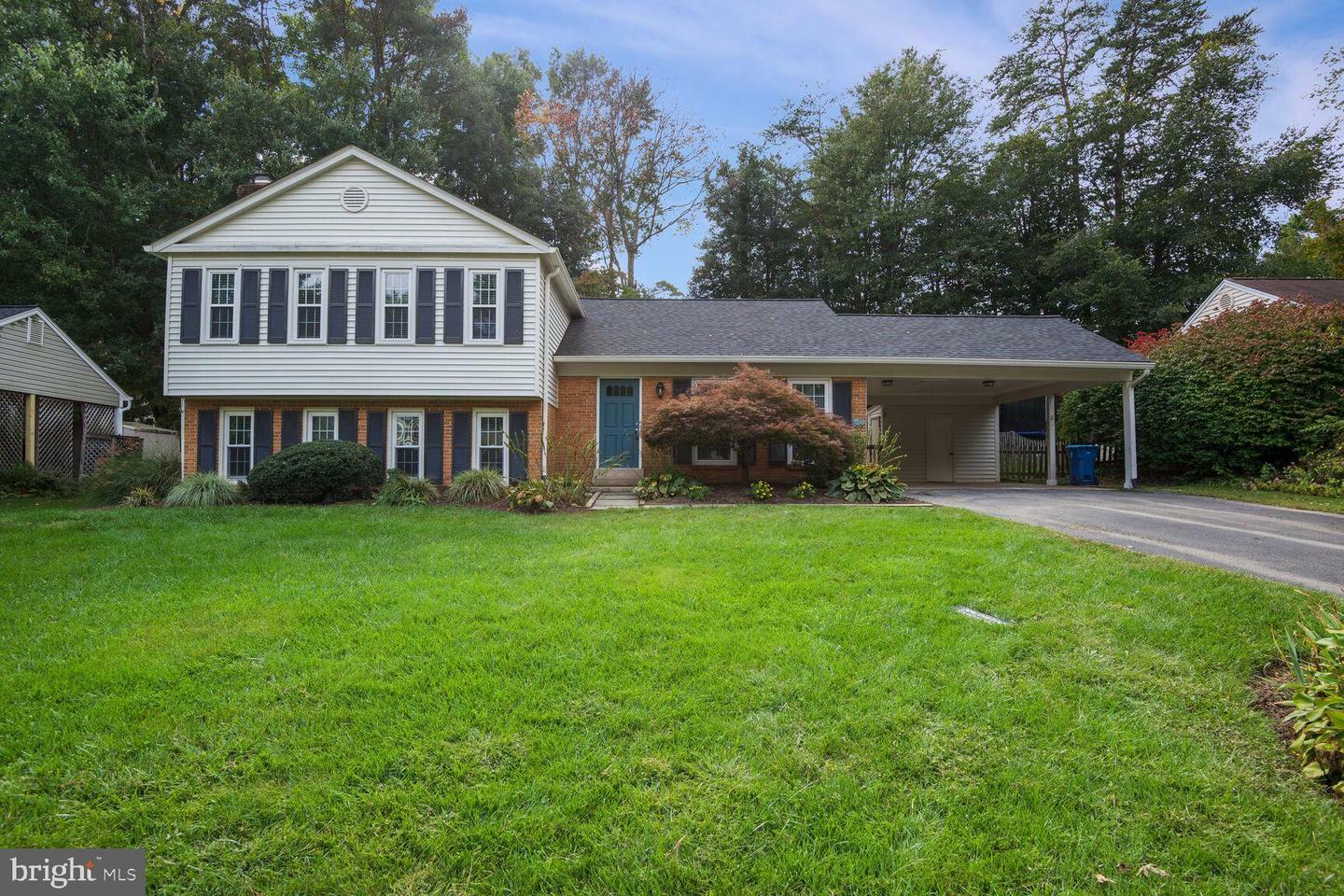 Property Photo: 10829 Paynes Church Drive VA 22032