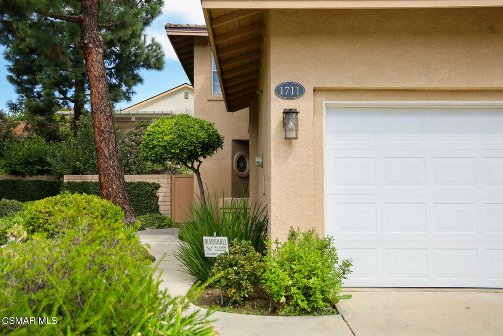 Property Photo: 1711 Shady Brook Drive CA 91362