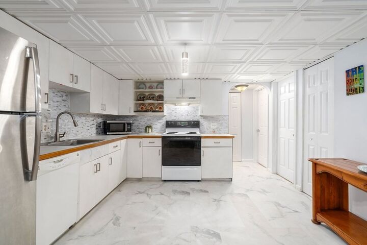 Property Photo:  10 Shadowbrook Lane 45  MA 01757 