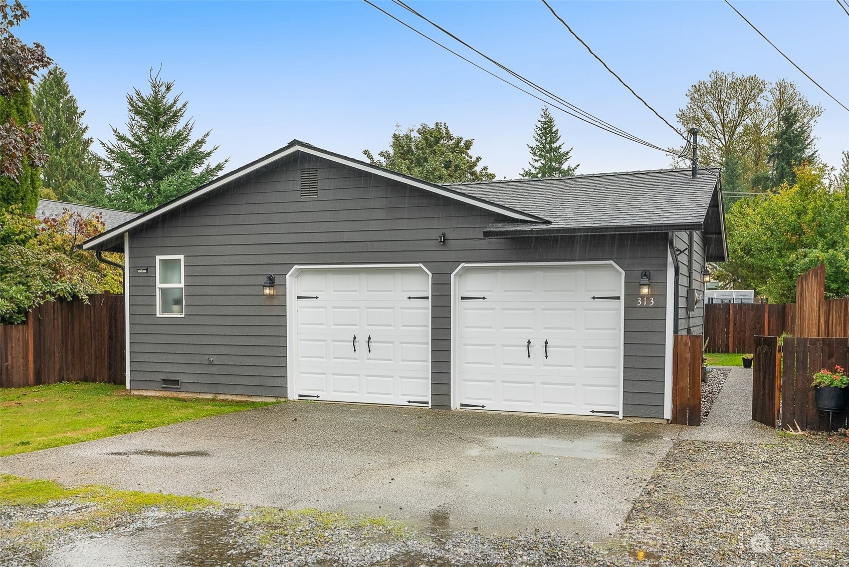 Property Photo: 313 S Indiana Avenue WA 98252